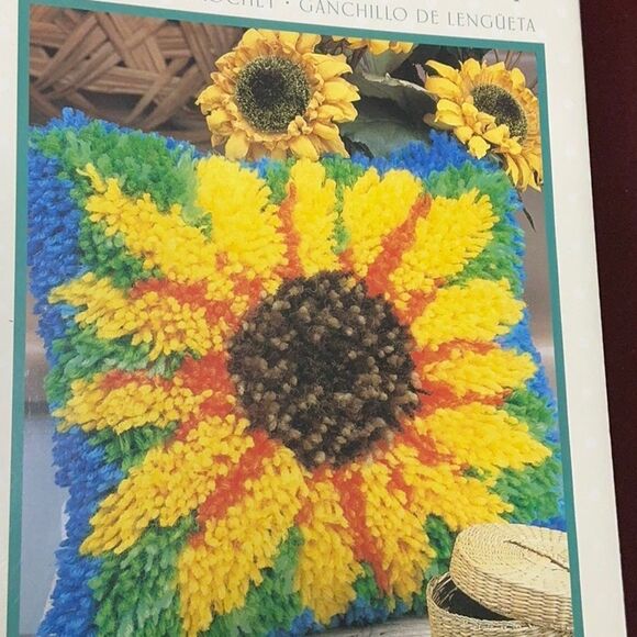 WonderArt Sunflower Latch Hook Kit - Picture 2 of 7